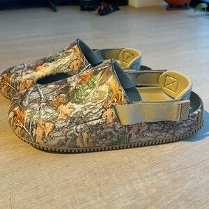 Nike x Real Tree slides S/10